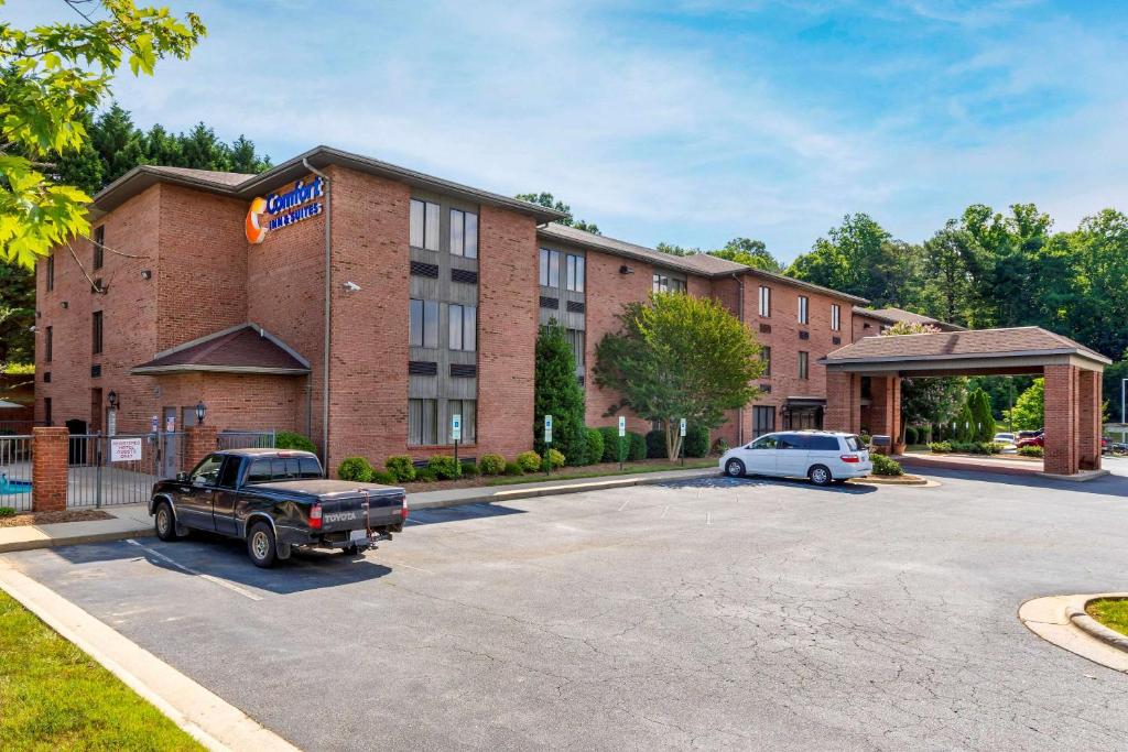 Comfort Inn & Suites Lenoir Hwy 321 Northern Foothills Main image 1