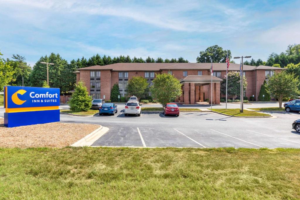 Comfort Inn & Suites Lenoir Hwy 321 Northern Foothills image 8
